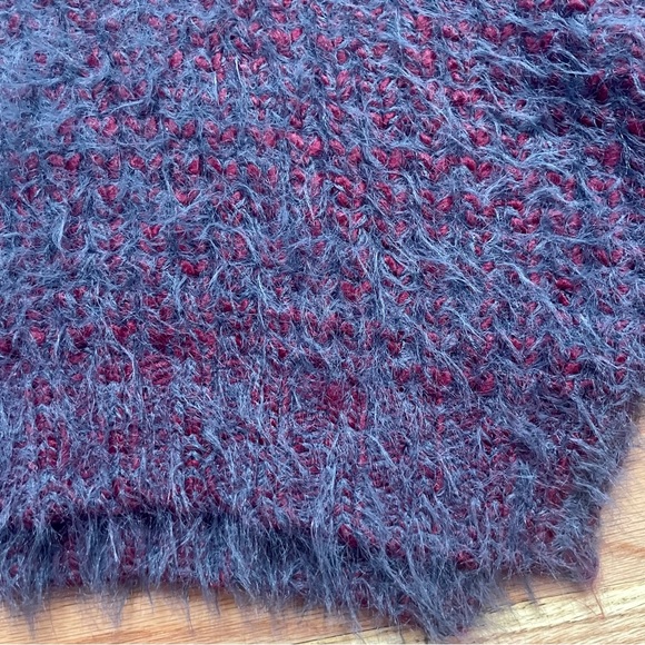 UO Fuzzy Sweater - Picture 4 of 6